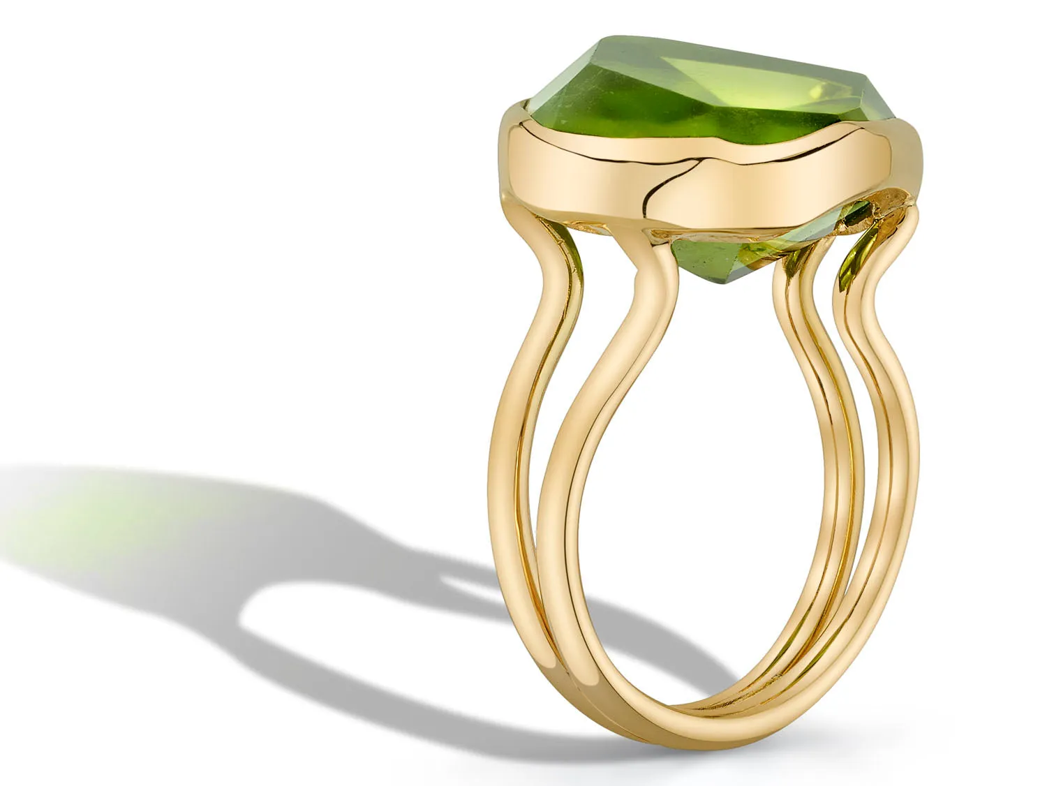 Freeform-Shaped Peridot Ring in 18K Yellow Gold