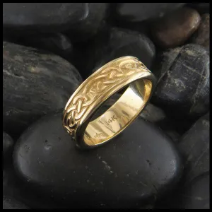 Lochalsh Knot Ring in Gold