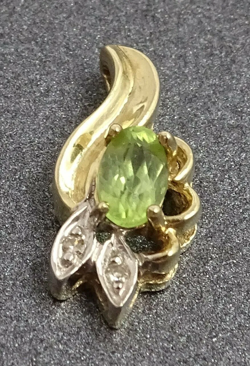 Peridot & Diamond 10ct Yellow Gold Pendant