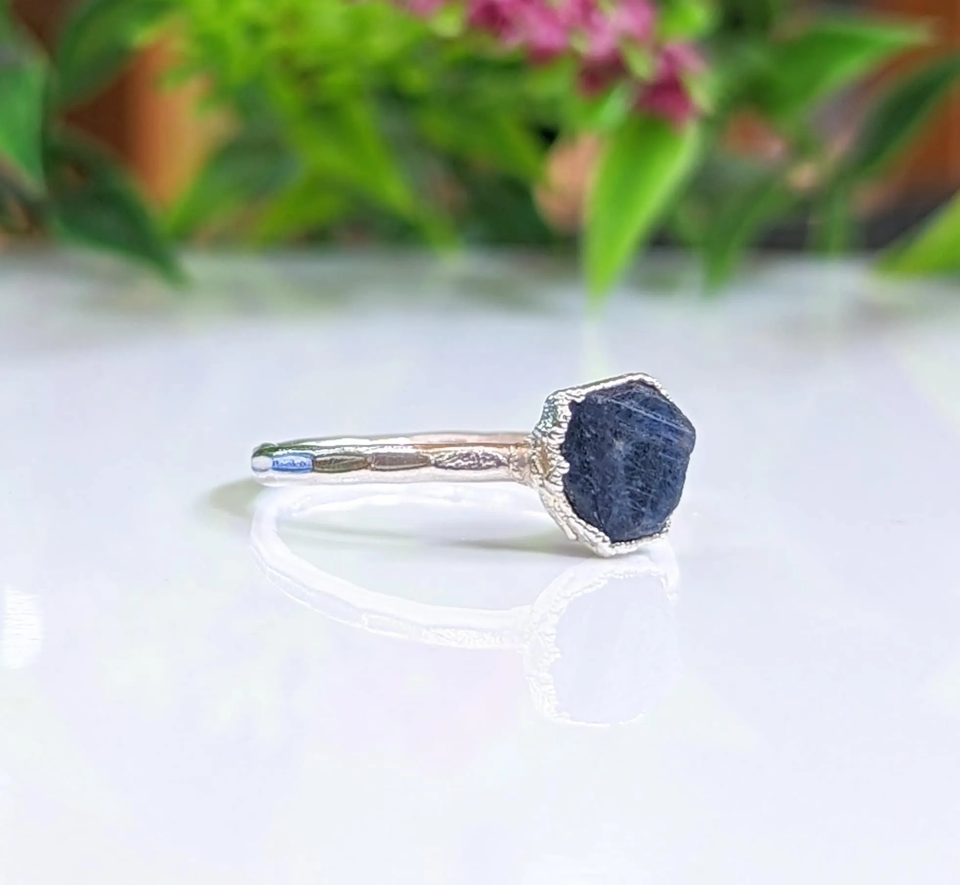 Raw Sapphire & diamond Chevron ring set