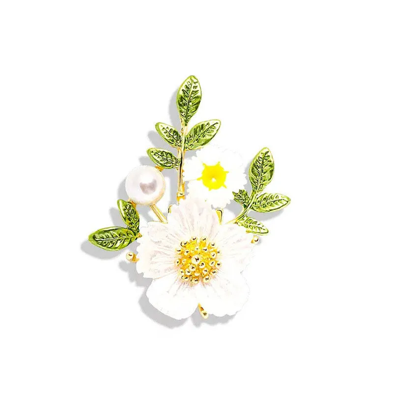 SISSLIA 2024 New High Quality Daisies Upscale Everything with Lovely Flowers White Shell Brooch for Women