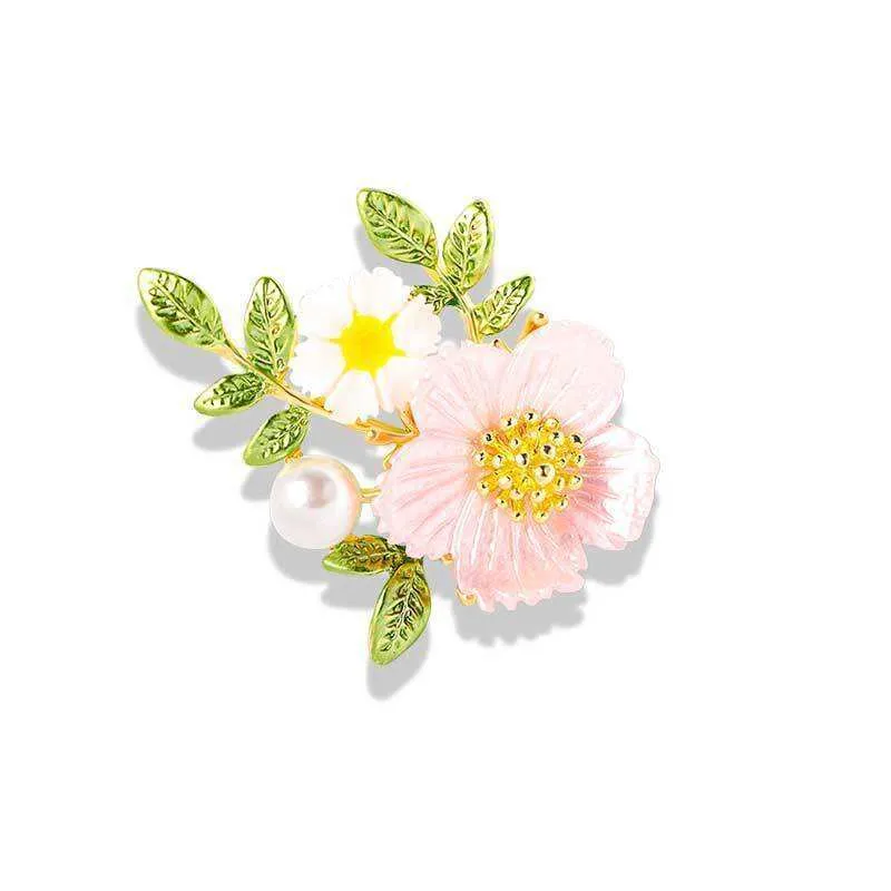 SISSLIA 2024 New High Quality Daisies Upscale Everything with Lovely Flowers White Shell Brooch for Women