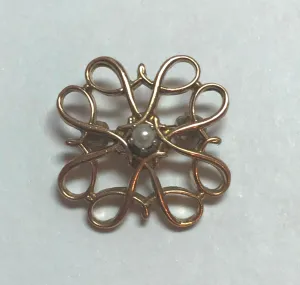 Small Lapel Pin or Brooch. 10k Yellow Gold and Pearl