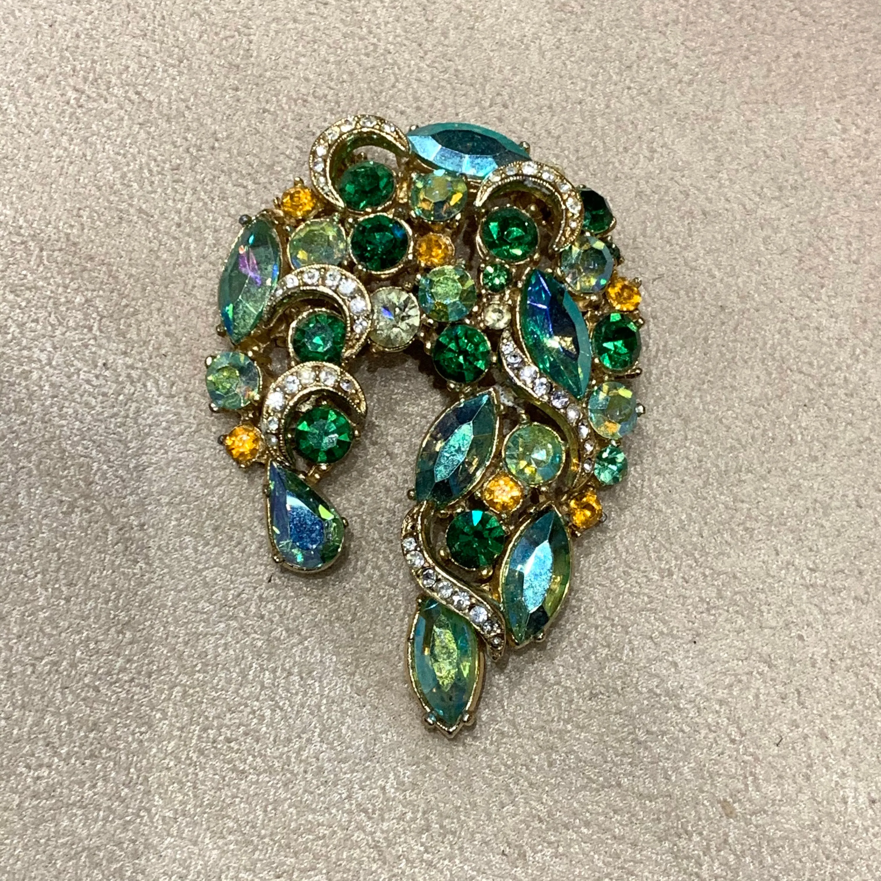 Vintage green brooch by Sphinx